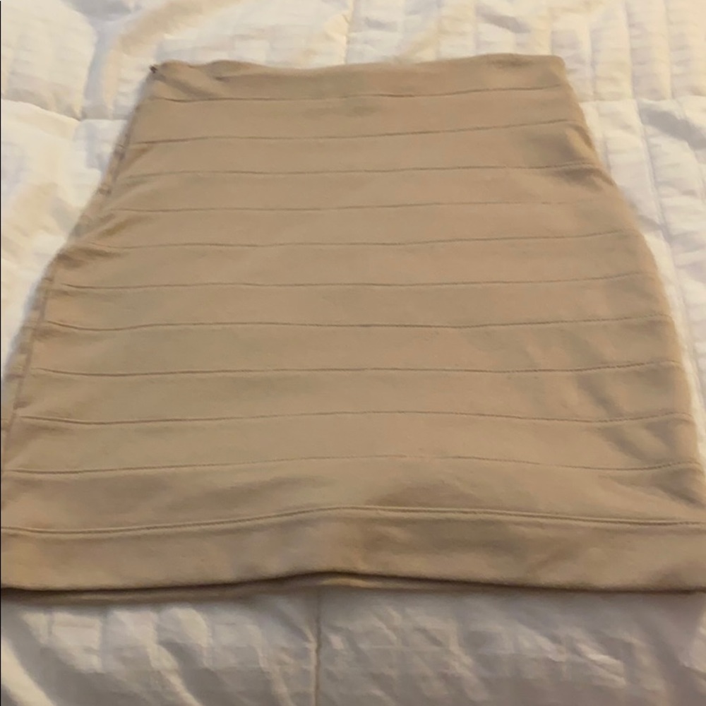 Forever 21 Beige colored mini 🌸3 for $15